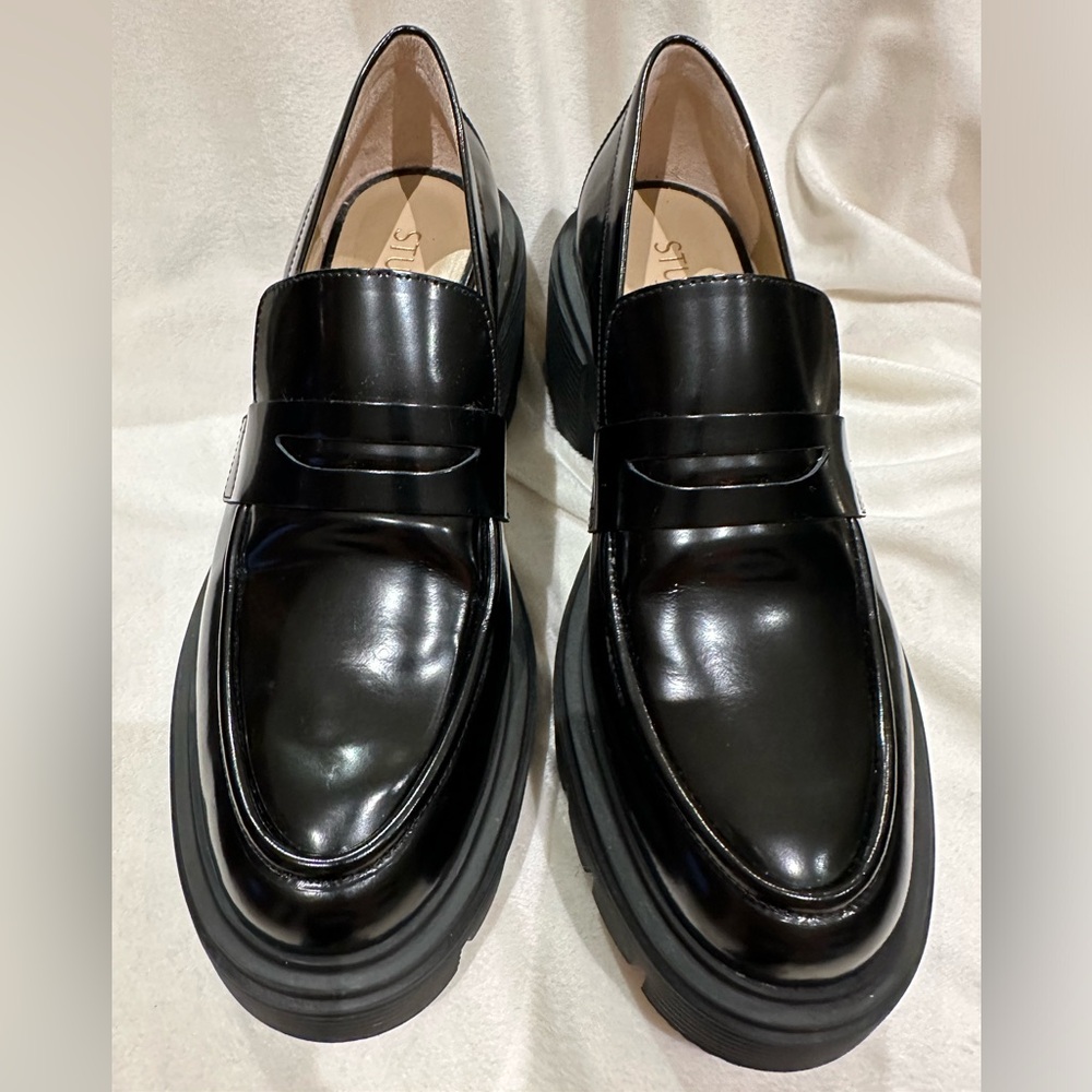 Stuart Weitzman Soho black leather loafers size 6
